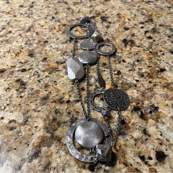 Hammered open circle necklace - Picture 2 of 5